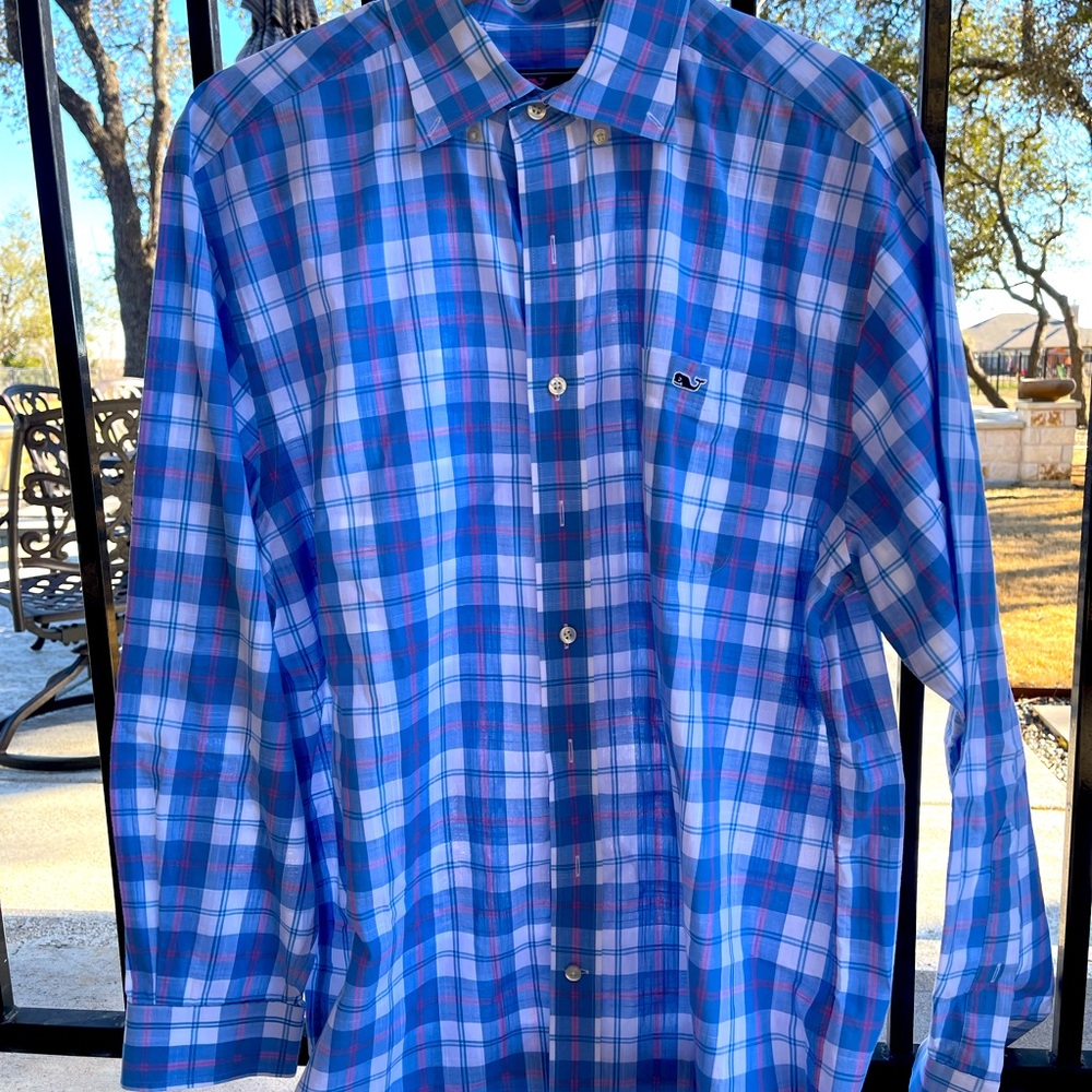 Vineyard Vines long sleeve button down shirt